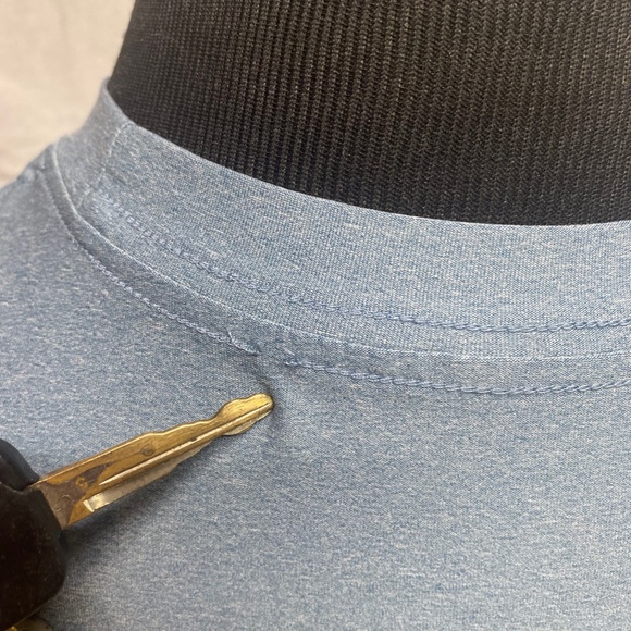 Vuori Mens L Workout Tee T-Shirt Light Blue Short Sleeve Athletic Fabric - Picture 7 of 7